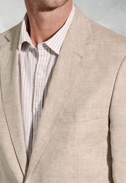 Up close of Tailored Fit Eastwood Sand Pure Linen Sport Coat showing collar line.