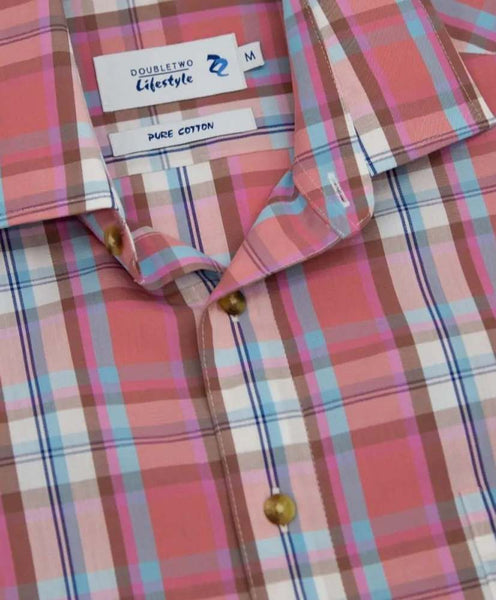 DTLS1263 Red Classic Check Short Sleeve Shirt Close up of Collar and Buttons