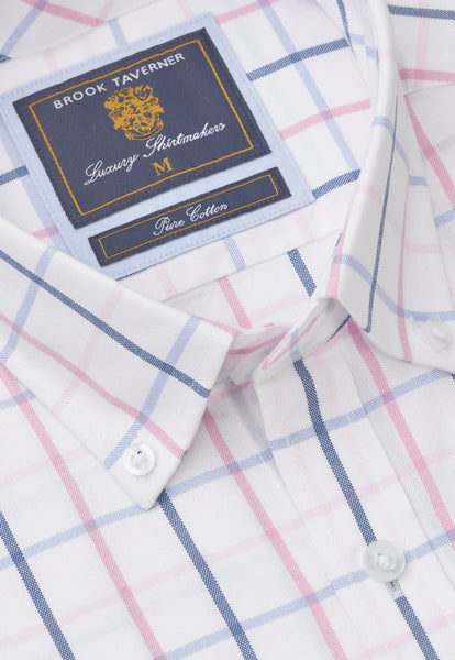 An up close image of the neckline of the Pink Tattersal short sleeved shirt 4738A