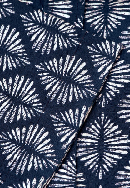 Upclose view of the fabric on the Regular Fit Navy Geometric Print Seersucker Short Sleeve Shirt