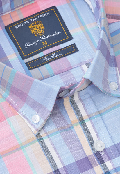 A close up view of the neckline of the Regular Fit Sky Blue Check Slub Cotton Short Sleeve Shirt.
